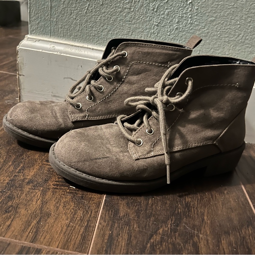 Dark taupe booties
